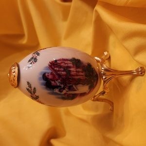 Lenox vintage China Treasures Collection Egg